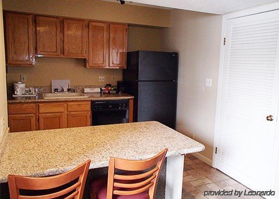Quality Suites Хант-Вэлли Экстерьер фото